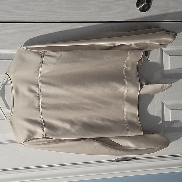 Abercrombie&fitch top size large color cream - Picture 2 of 5